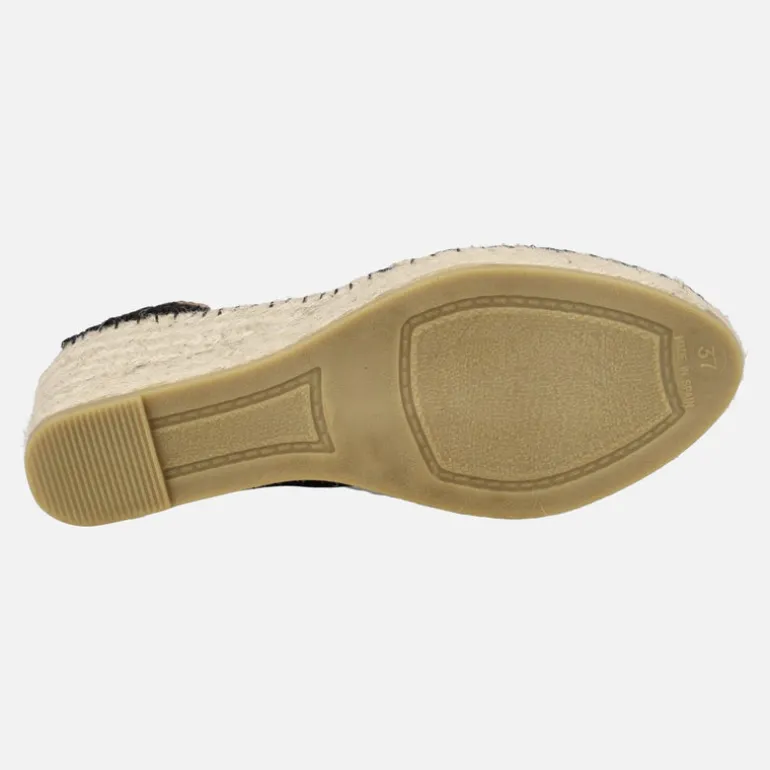 Zapatillas de esparto en rafia con adorno de cristales y cintas
