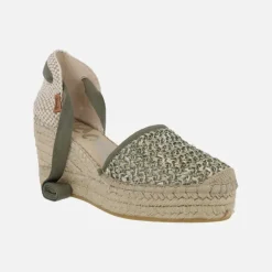 Zapatillas de esparto estilo campesinas en tejido rafia con cintas