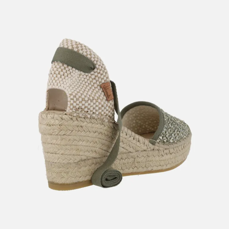 Zapatillas de esparto estilo campesinas en tejido rafia con cintas