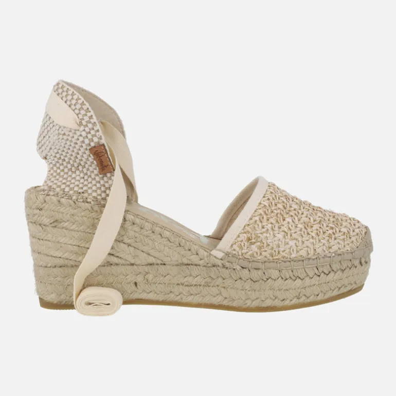 Zapatillas de esparto estilo campesinas en tejido rafia con cintas