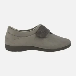 Zapatillas de hombre cerradas con velcro