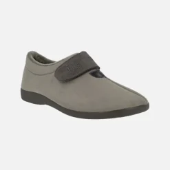 Zapatillas de hombre cerradas con velcro