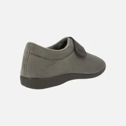Zapatillas de hombre cerradas con velcro