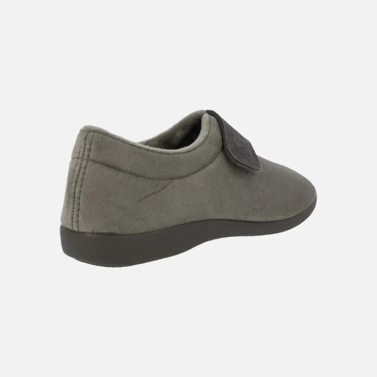 Zapatillas de hombre cerradas con velcro