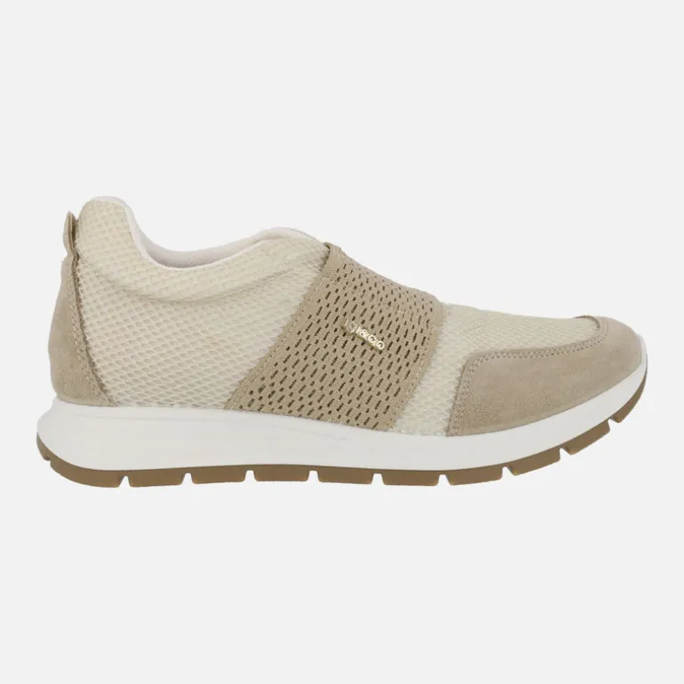 Zapatillas deportivas beige con tira elástica al empeine
