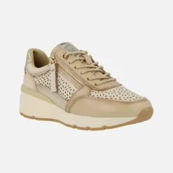 Zapatillas deportivas Carmela de piel con dibujo troquelado
