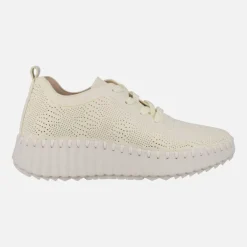 Zapatillas deportivas con detalle de picados y cierre de cordones