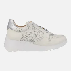 Zapatillas deportivas de piel con dibujos troquelados