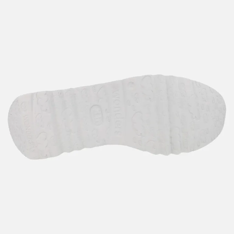 Zapatillas deportivas de piel con dibujos troquelados