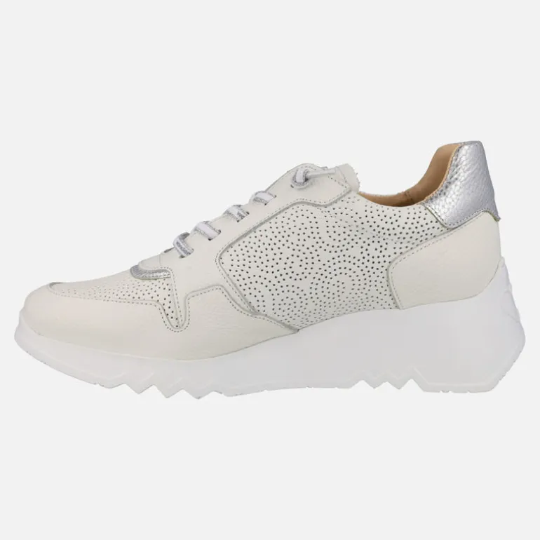 Zapatillas deportivas de piel con dibujos troquelados