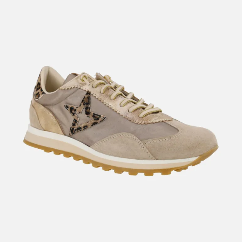 Zapatillas deportivas en combinado champagne con detalles animal print