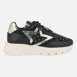Zapatillas deportivas negras con adorno de oso dorado