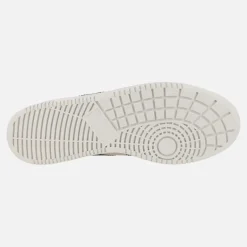 Zapatillas deportivas para hombre en piel serraje con detalle de franjas
