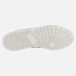 Zapatillas deportivas para hombre en piel serraje con detalle de franjas