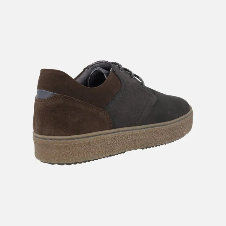 Zapatos casual de cordones en nobuck negro con talonera marrón