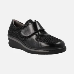 Zapatos confort con cierre de velcro en animal print negro y gris