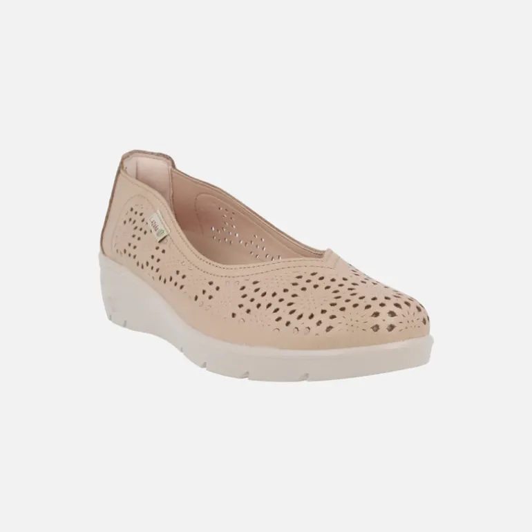 Zapatos confort de piel con troquelados y cuña baja