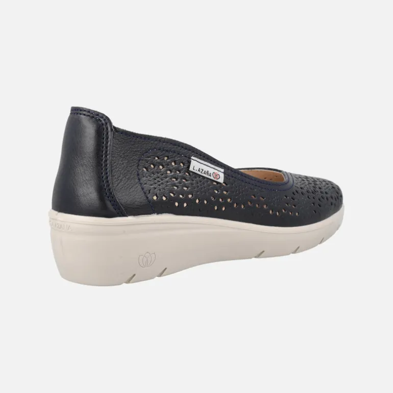 Zapatos confort de piel con troquelados y cuña baja