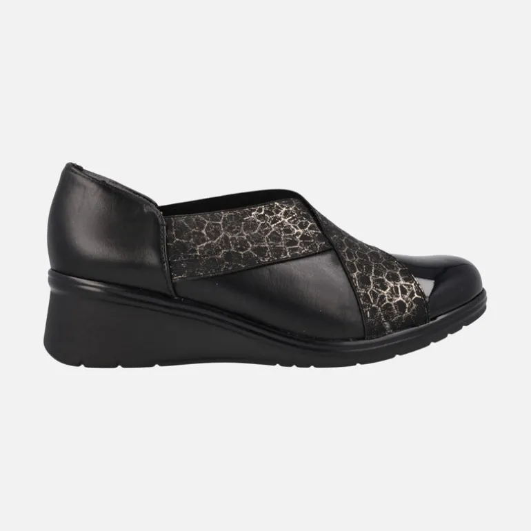Zapatos confort en combinado negro con elásticos cruzados