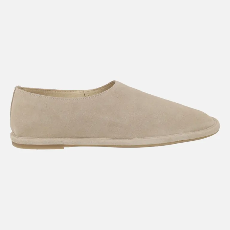 Zapatos confort planos en serraje beige