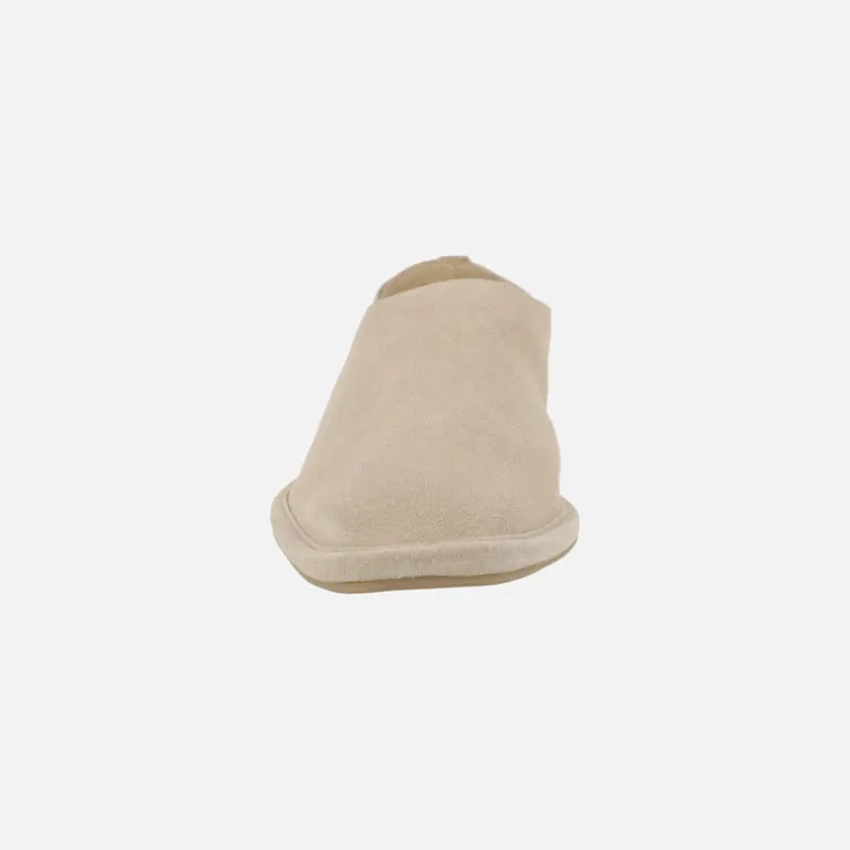 Zapatos confort planos en serraje beige