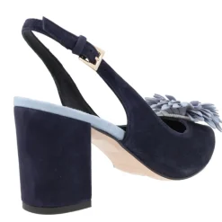 Zapatos corte salón de ante con adorno de flor