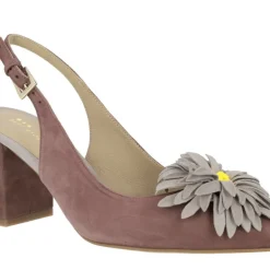 Zapatos corte salón de ante con adorno de flor