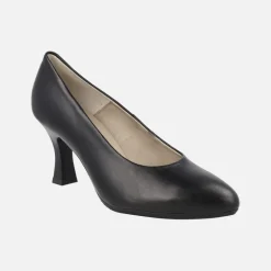 Zapatos corte salón de piel negra con tacones de 8 cms