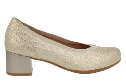 Zapatos corte salón de piel grabada con tacón bajo