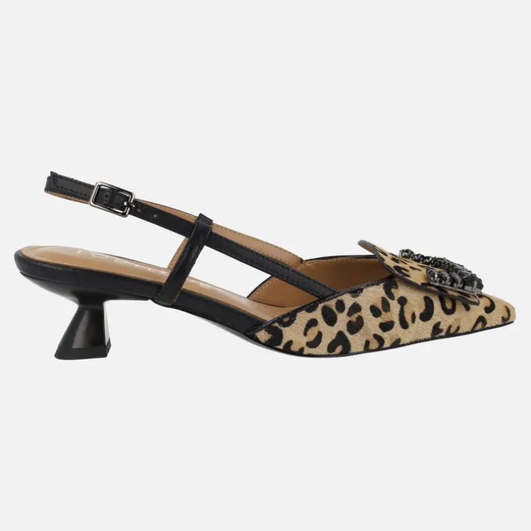 Zapatos corte salón destalonados en animal print leopardo