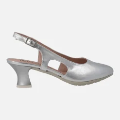 Zapatos corte salón destalonados en piel metalizada con tacón bajo