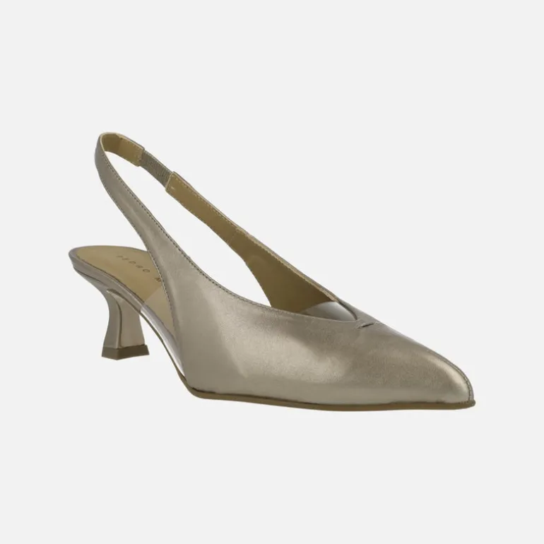 Zapatos corte salón destalonados en piel combinada con vinilo