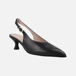 Zapatos corte salón destalonados con tacón bajo