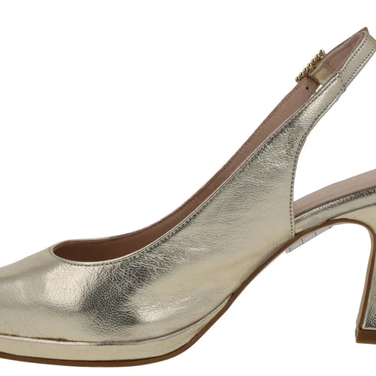 Zapatos corte salón destalonados con hebilla de pedrería