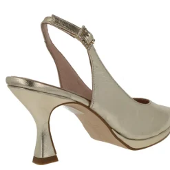 Zapatos corte salón destalonados con hebilla de pedrería