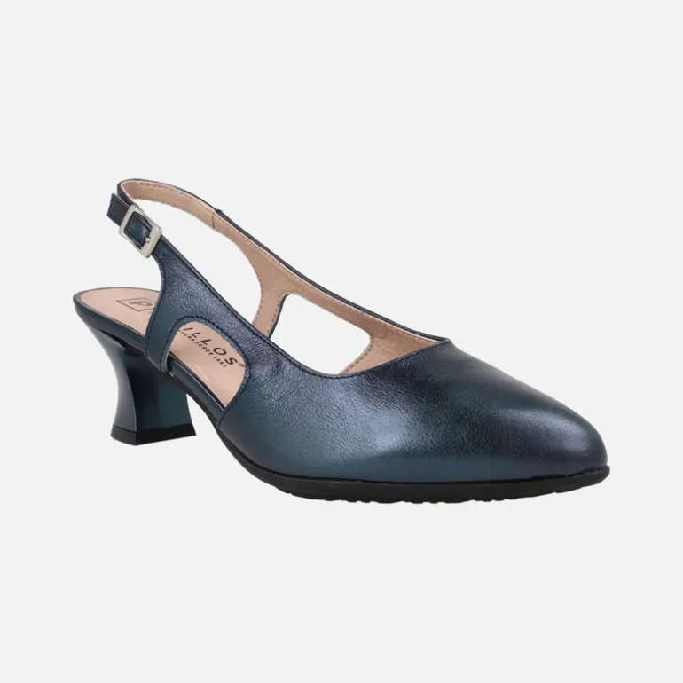 Zapatos corte salón destalonados en piel metalizada con tacón bajo