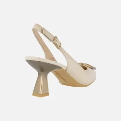 Zapatos corte salón destalonados Nova con adorno en la pala