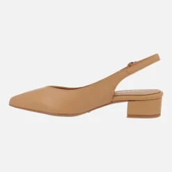 Zapatos corte salón destalonados con tacón bajo