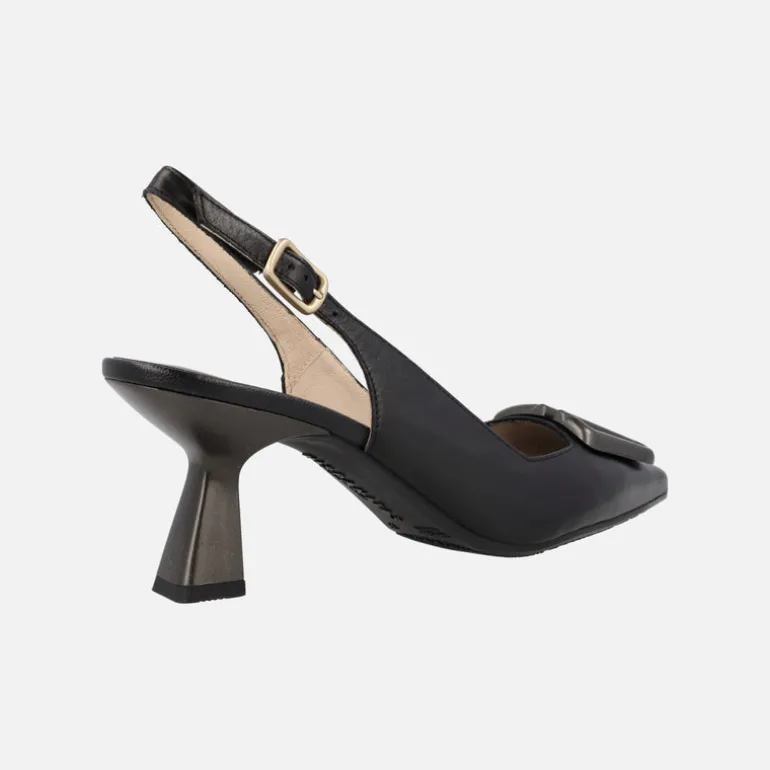 Zapatos corte salón destalonados Nova con adorno en la pala