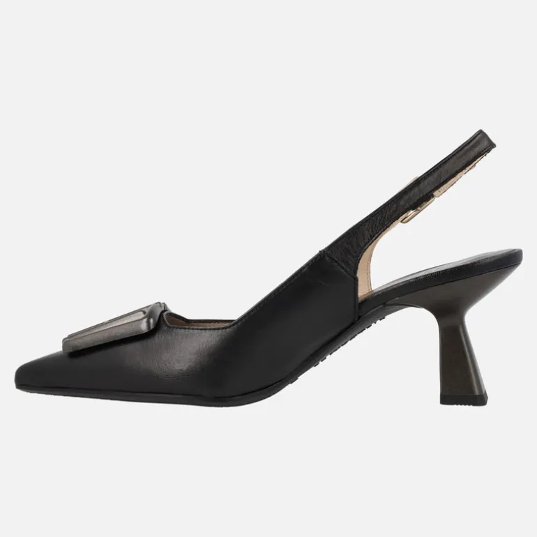 Zapatos corte salón destalonados Nova con adorno en la pala