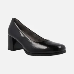 Zapatos corte salón en charol negro con tacón ancho