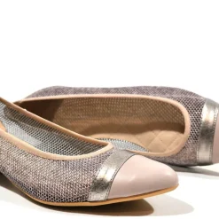 Zapatos corte salón en piel y rejilla con tacones de 3 cms