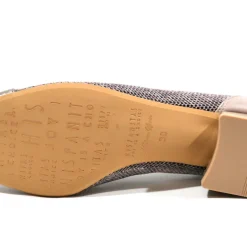 Zapatos corte salón en piel y rejilla con tacones de 3 cms