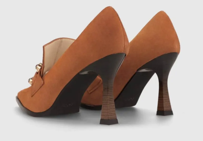 Zapatos de ante con copete y adorno Meidin