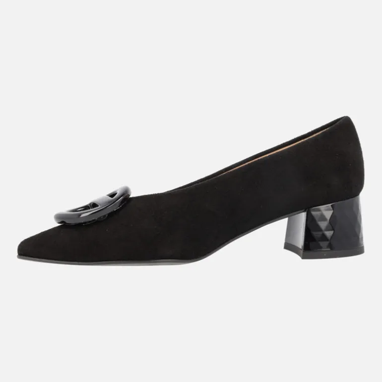 Zapatos de ante con tacón bajo y adorno Iga