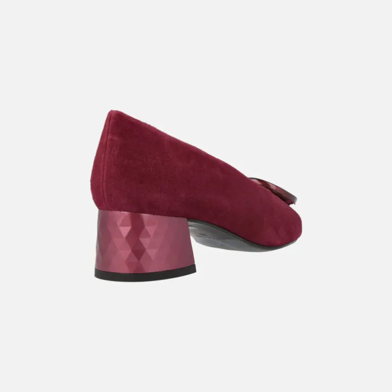 Zapatos de ante con tacón bajo y adorno Iga