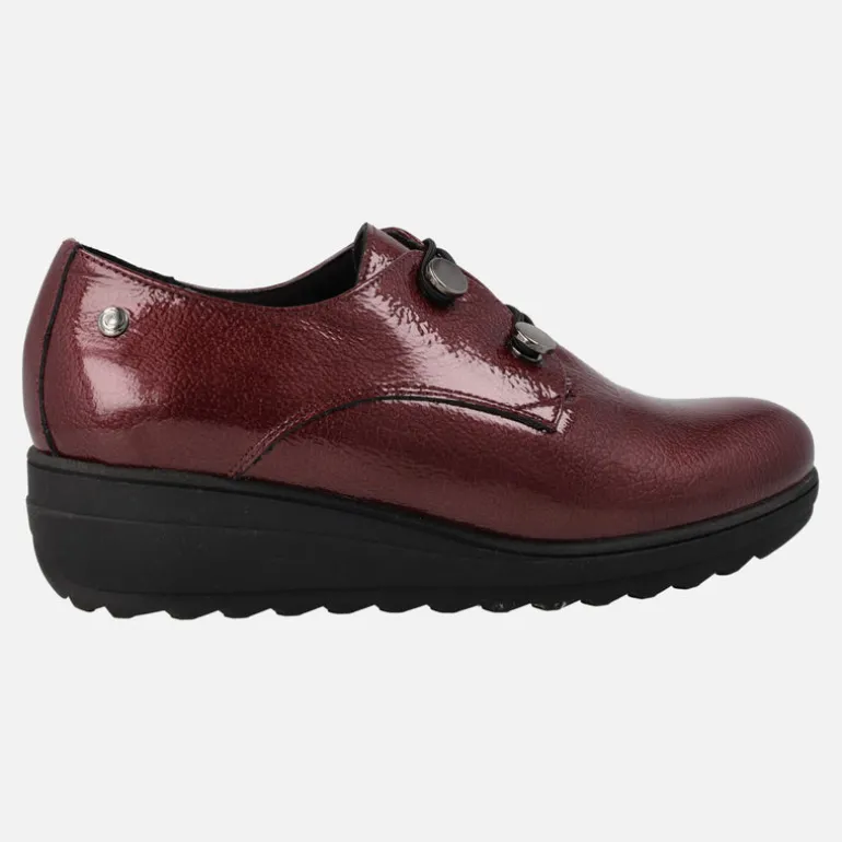 Zapatos de charol con cierre de gomas elásticas