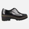 Zapatos de cordones en charol negro con piso de goma