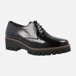 Zapatos de cordones en charol negro con piso de goma