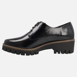 Zapatos de cordones en charol negro con piso de goma